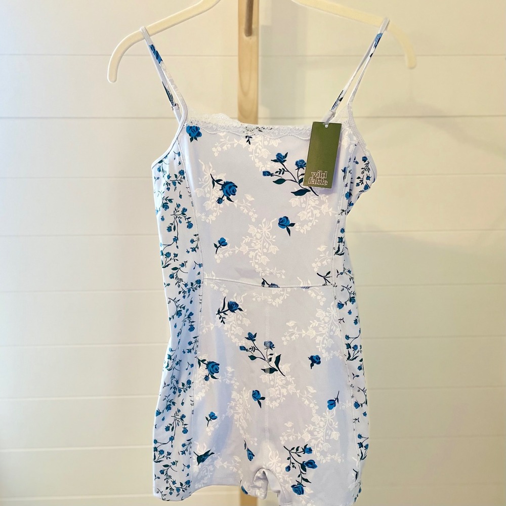 Wild Fable Women Floral Lace Trim Cami Romper Light Blue Roses Size Small